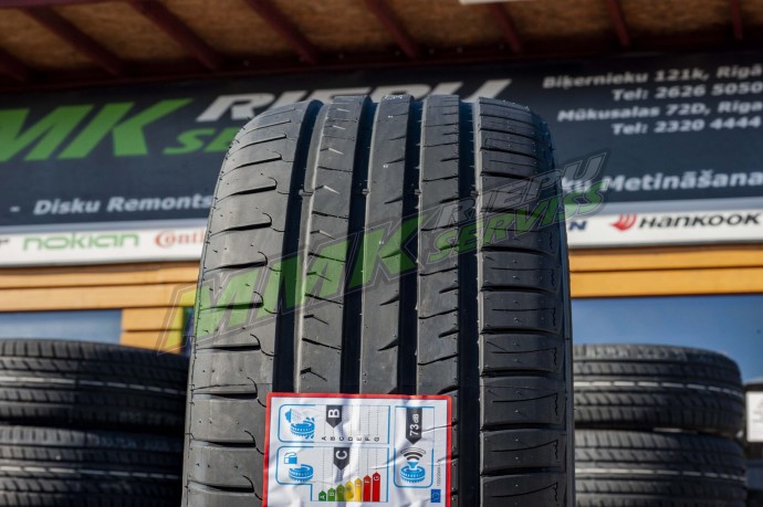 Летние шины Firemax FM601 235/40 R19 0